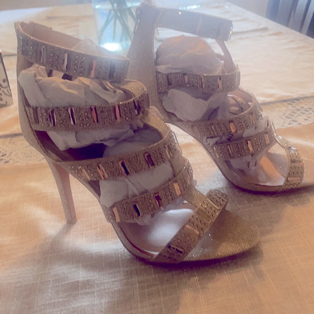 Never worn, size 8 1/2. Bonita Mesh